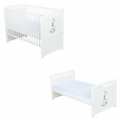 Patut din lemn bebe, Transformabil si pentru junior, 120x60 cm, Din lemn de pin si mdf, Stabil si rezistent, Inaltime saltea reglabila pe 3 nivele, Laterala cu 3 bete detasabile, EN716-1, EN716-2, Alb, Babyneeds, Nadia II, Girafa + Saltea 12 cm