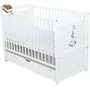 Patut din lemn bebe, Transformabil pentru junior, 120x60 cm, Cu sertar cu capac, Din lemn de pin si mdf, Stabil si rezistent, Inaltime reglabila pe 3 nivele, Laterala cu 3 bete detasabile, EN716-1 EN716-2, Alb, Babyneeds, Nadia II, Girafa + Saltea 12 cm - 2