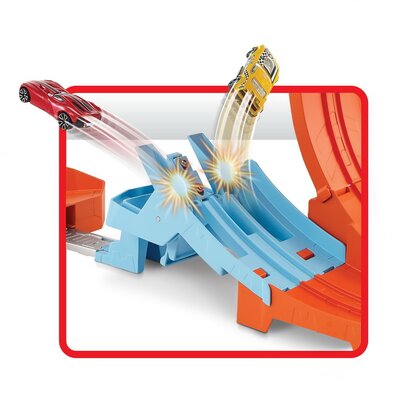 Mattel - Set de joaca Circuit rapid cu lansator pentru cascadorii , Hot wheels