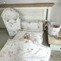 MimiNu - Lenjerie patut 3 piese, Cu protectie laterala, Cu volanase, Din bumbac certificat Oeko Tex Standard 100, Pentru patut 120x60 cm, Design, Powdery Pink Ballerina - 3