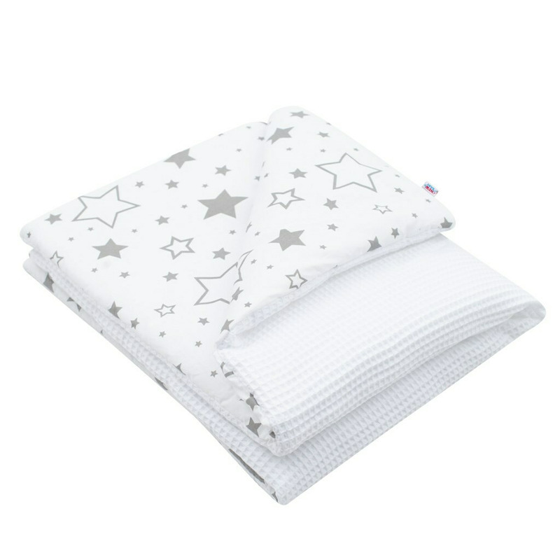 Paturica cu doua fete, Dimensiune mare 80x102 cm, Din materiale certificate Oeko Tex Standard 100, New Baby, Waffle white stars