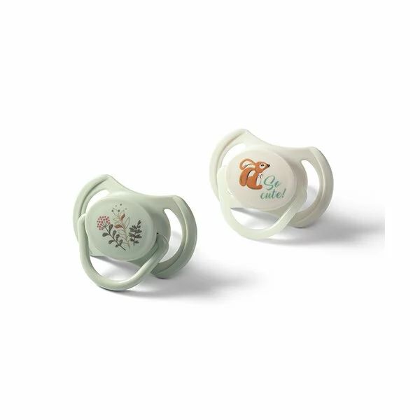 Set 2 suzete bebelusi, BabyOno, 6-18 luni, Varf aplatizat bilateral, Dezvoltare corecta a muscaturii, Maner fosforescent, Scut ventilat Air Flow, Fara BPA, Usor de sterilizat, Verde/ Bej