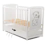 Patut din lemn bebe, 120x60 cm, Cu sertar cu capac, Din lemn de pin si mdf, Stabil si rezistent, Inaltime saltea reglabila pe 3 nivele, Laterala cu 3 bete detasabile, EN716-1, EN716-2, Alb, Babyneeds, Timmi - 3