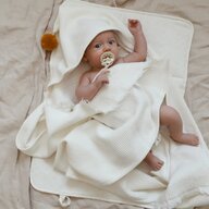 Babyly - Prosop de baie pentru bebelusi din bumbac waffle, cu gluga si ciucuras, Alb Lapte 70x140 cm