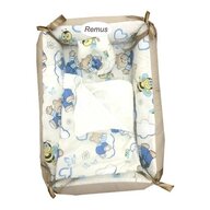 Deseda - Reductor Personalizat Bebe Bed Nest cu paturica si pernuta antiplagiocefalie  Ursi cu albine pe crem