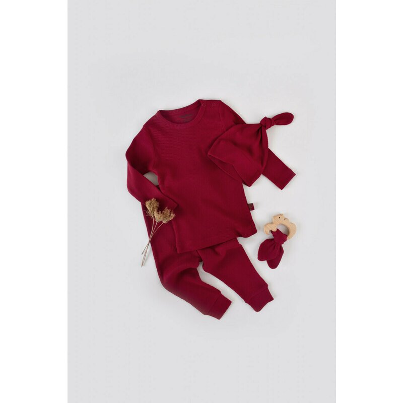 Babycosy - set 3 piese: bluzita cu maneca lunga, panataloni lungi si caciulita din bumbac organic si modal - rosu (marime: 3-6 luni)