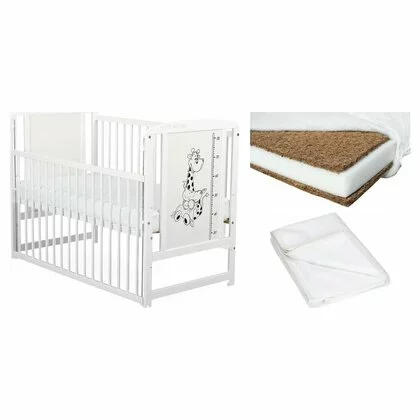 Set Patut din lemn bebe Babyneeds, Timmi Girafa cu laterala culisanta, 120x60 cm, Alb + Saltea patut bebe, Cocos Confort II, Cu fibre de cocos si strat de burete, 120x60x10 cm + Protectie impermeabila, Pentru patuturi 120x60 cm, Alb