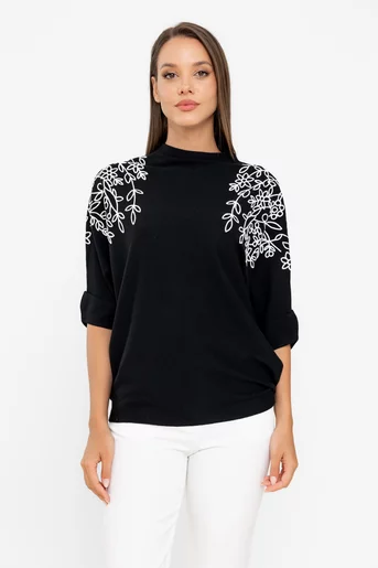 Bluză cu broderie pe umeri neagră BSU0801