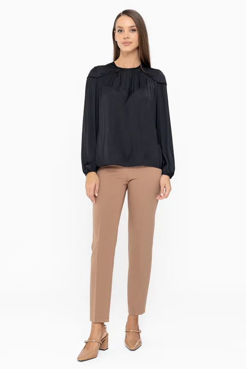 Bluză lejeră cu piping neagră B4538 thumbnail picture - 