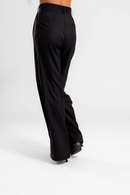 Pantaloni Caramel lejeri cu două pliuri negru P2520 thumbnail picture - 