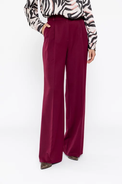 Pantaloni Caramel lejeri cu două pliuri visinii P2520 thumbnail picture - 