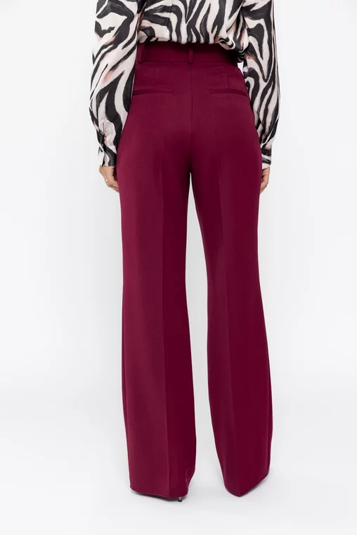 Pantaloni Caramel lejeri cu două pliuri visinii P2520 thumbnail picture - 