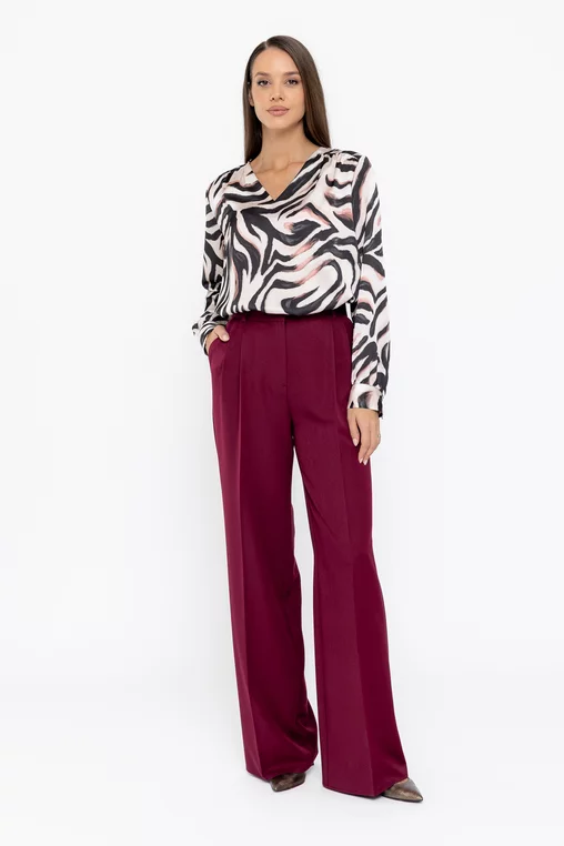 Pantaloni Caramel lejeri cu două pliuri visinii P2520 thumbnail picture - 