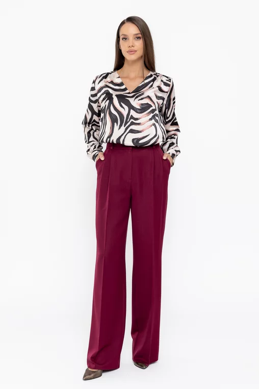 Pantaloni Caramel lejeri cu două pliuri visinii P2520 thumbnail picture - 