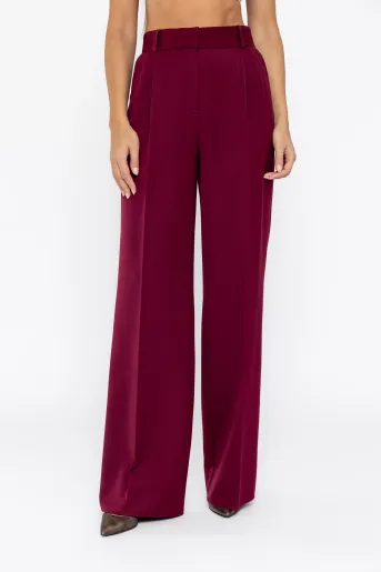 Pantaloni Caramel lejeri cu două pliuri visinii P2520