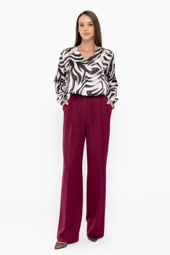 Pantaloni Caramel lejeri cu două pliuri visinii P2520