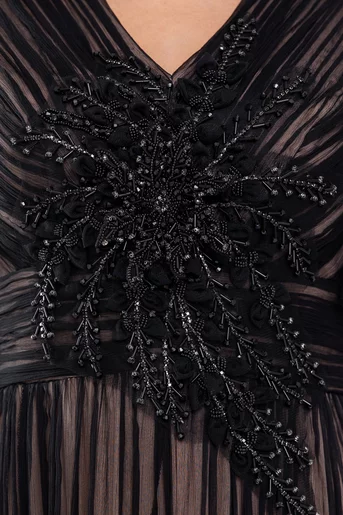 Rochie Caramel elegantă mătase naturală cu aplicație florală neagră R8568