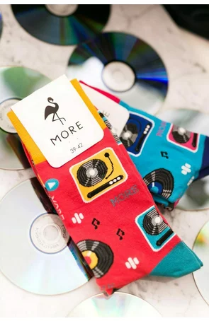 Sosete barbati, rosu cu model asimetric More Music - More S079-A015