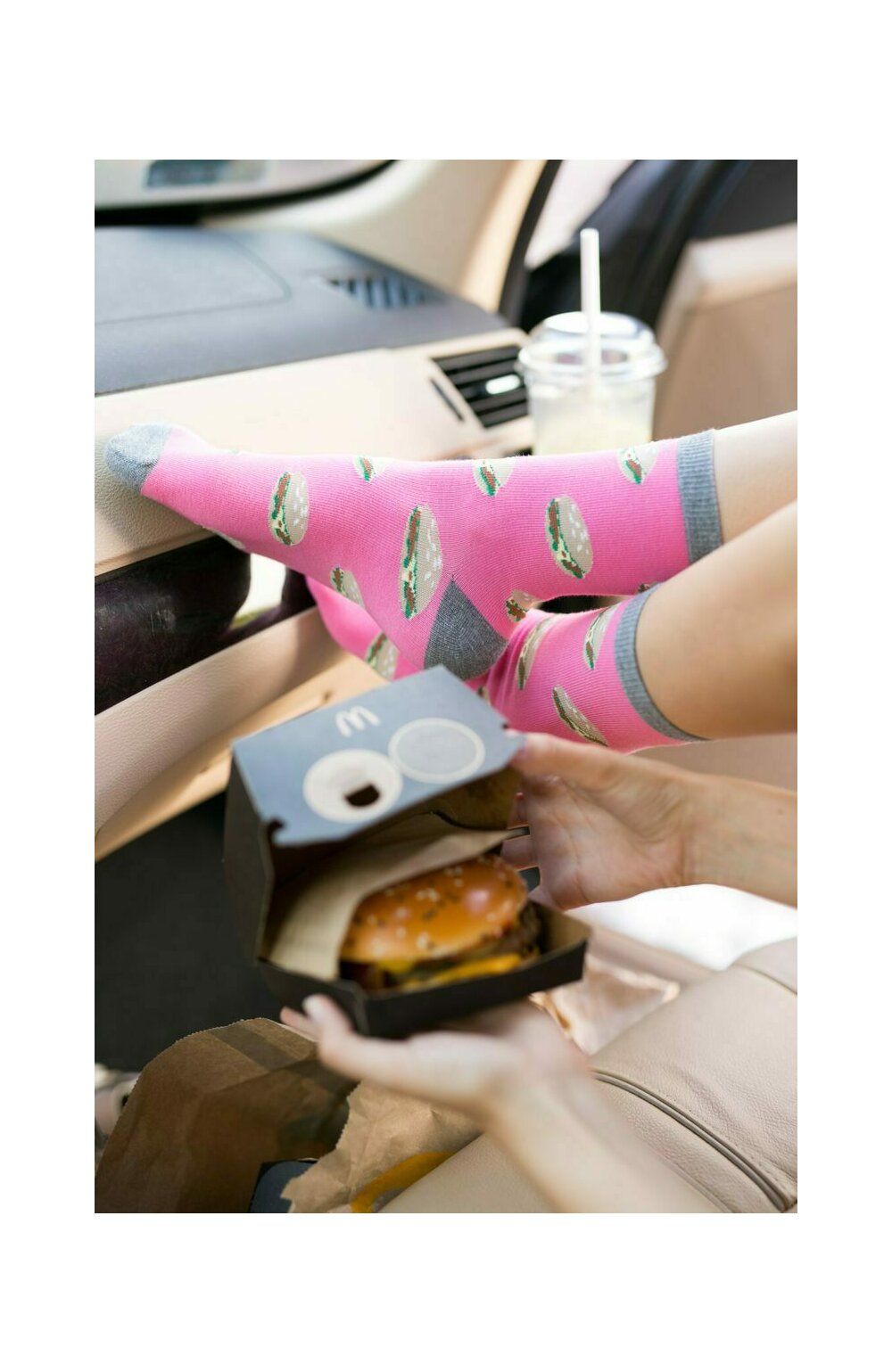 Sosete dama, sosete bumbac roz cu model hamburger – MORE S078091 Sandwich carouri imagine noua 2022
