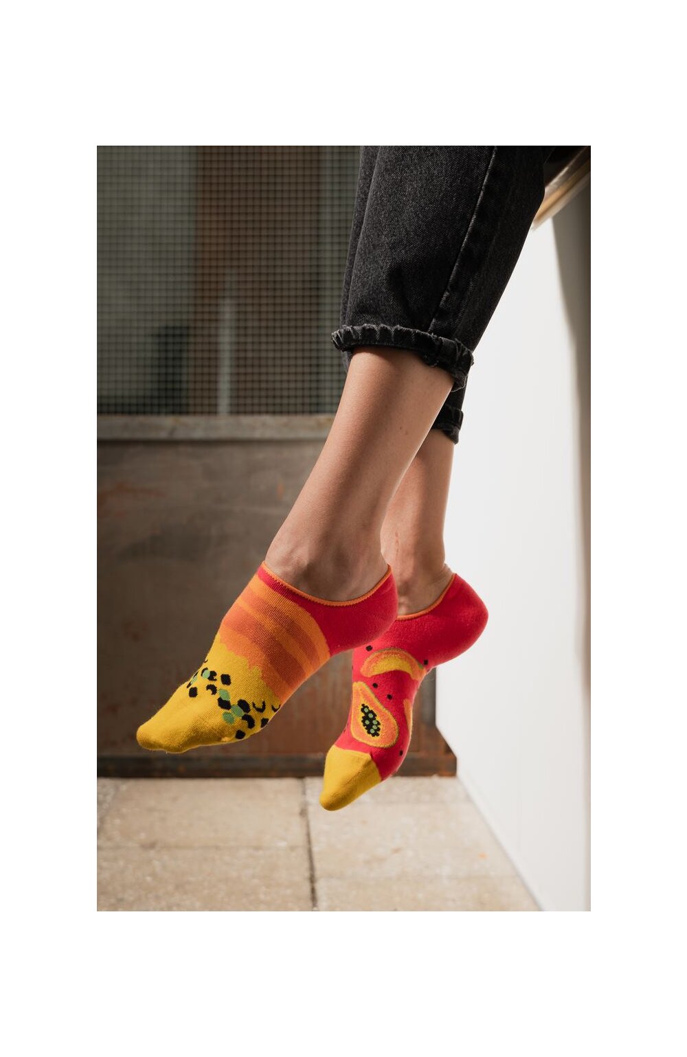 Talpici dama – Sosete dama – din bumbac, cu model asimetric – Happy socks – More S005-002 Papayas carouri imagine noua 2022
