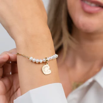 18K Sárga arany bevonatos Ezüst Karkötő – Anyai Szeretet Gyöngyök - Téglalap Szemű Lánc, Gravírozott Szív és Gyöngyök