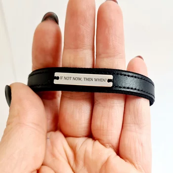 Férfi karkötő elegáns fekete bőrből – Személyre szabható gravírozott lap – 925-ös ezüst – Rozsdamentes acél patentzárral