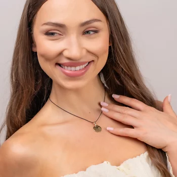 Ezüst Medál 18K Sárga Arany bevonattal - A Reménység Napsugarai - Kék Zafír díszítéssel