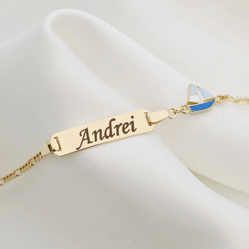 Gravírozható Lemez Baba Karkötő - Név és Hajó – 18K Sárga Aranyozott 925 Sterling Ezüst – Lánccal