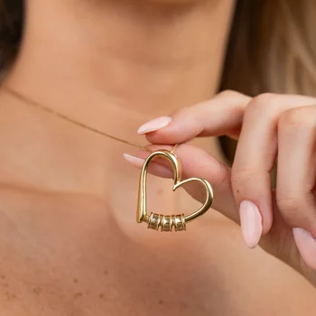Lelki Kötelék Nyaklánc - Szív és Névvel Gravírozott Hengerek - 18K Sárga Aranyozott 925 Sterling Ezüst - Körkapocs