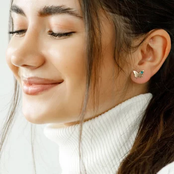 Pillangó Fülbevaló - 14K Sárga Arany - Swarovski Kristály - Stekkeres