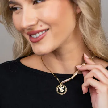 Gyöngy Nyaklánc – Angyalsziluett Korong – Swarovski kristály – Pálcika Természetes Gyöngy -18K Sárga Aranyozott 925 Sterling Ezüst