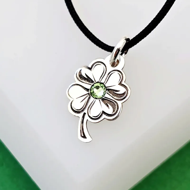 Ezüst Lóhere Medál Swarovski Kristállyal