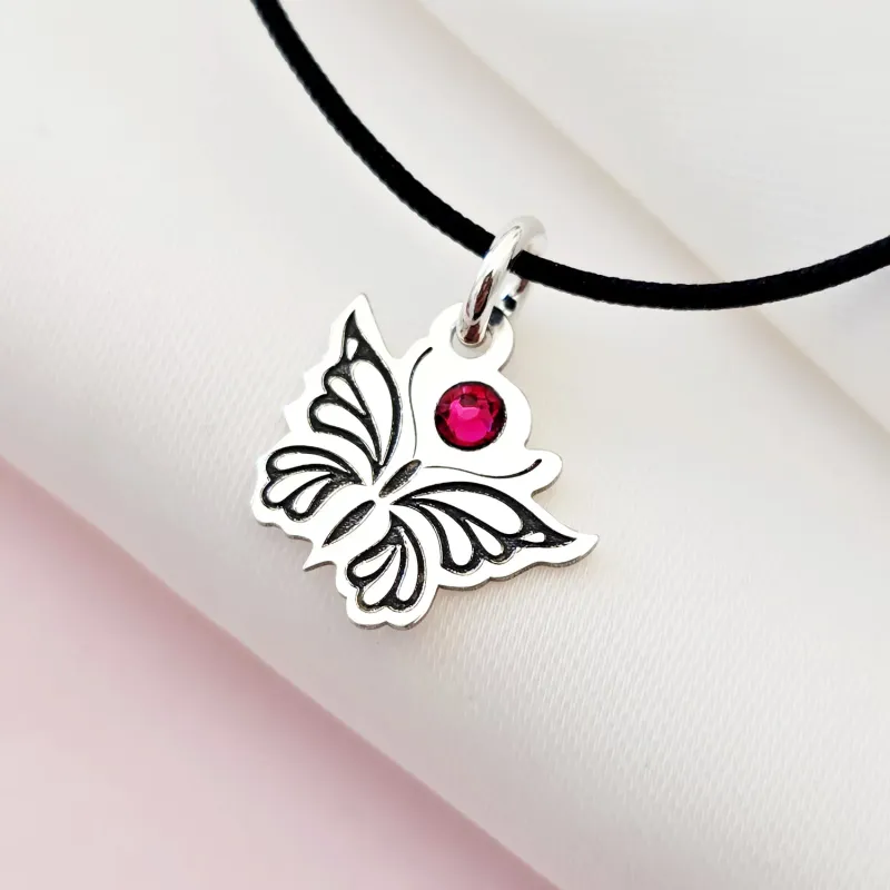 Pillangó medál nyitott szárnyakkal - Ezüst 925 - Swarovski kristály