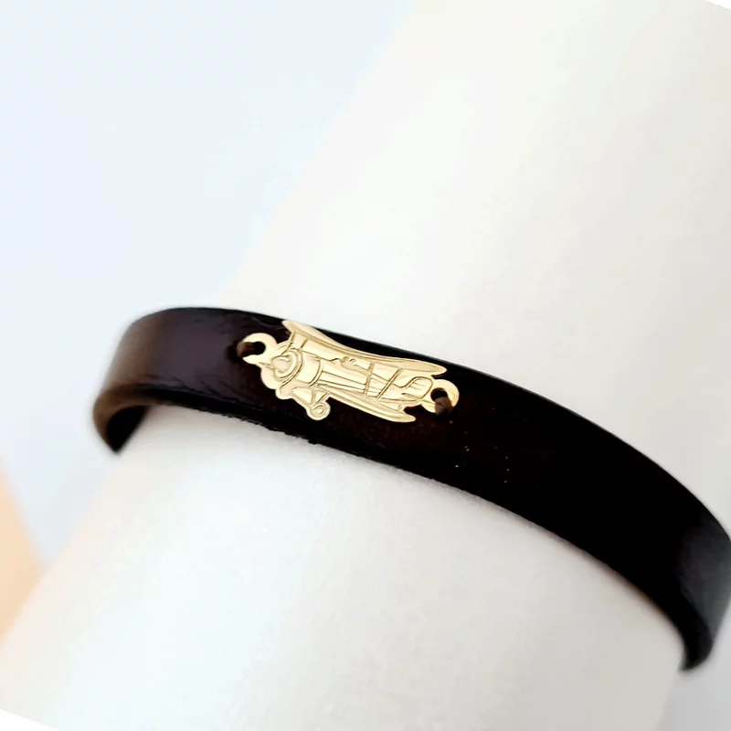 Repülőgép karkötő - Ezüst 925 medál 18K arannyal bevonva - bőr karkötő, állítható méret