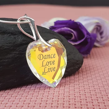 Szívbe gravírozott Swarovski kristálylánc - Live Love Dance
