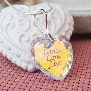 Szívbe gravírozott Swarovski kristálylánc - Live Love Dance