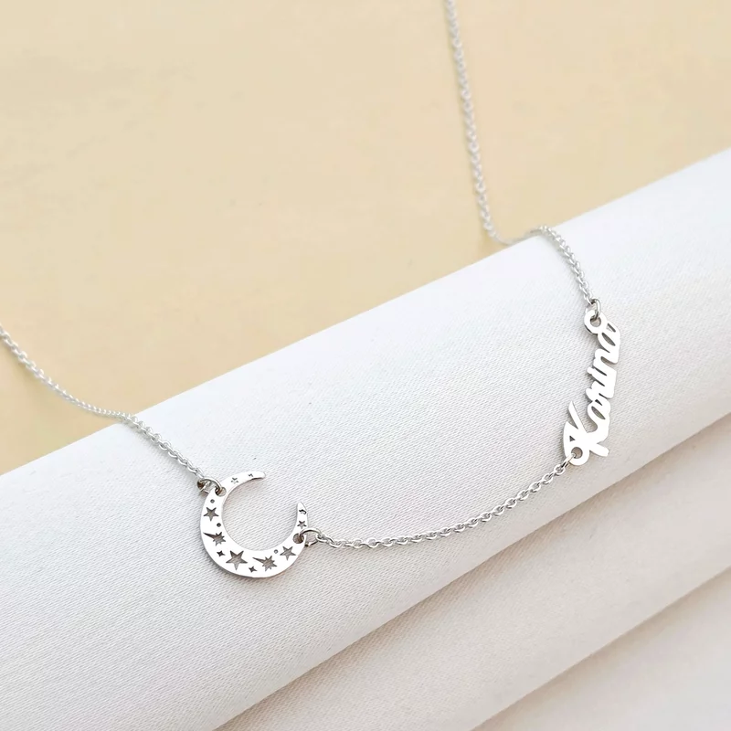 Személyre Szabható Névnyaklánc  Félhold Medállal – 925-ös Sterling Ezüst