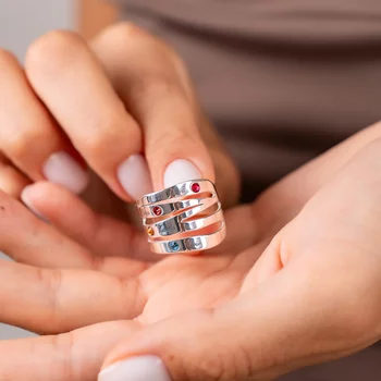 Személyre szabott Ezüst Gyűrű - A szerelem hullámai - 4 Név Swarovski kristáyokkal - 925-ös Ezüst