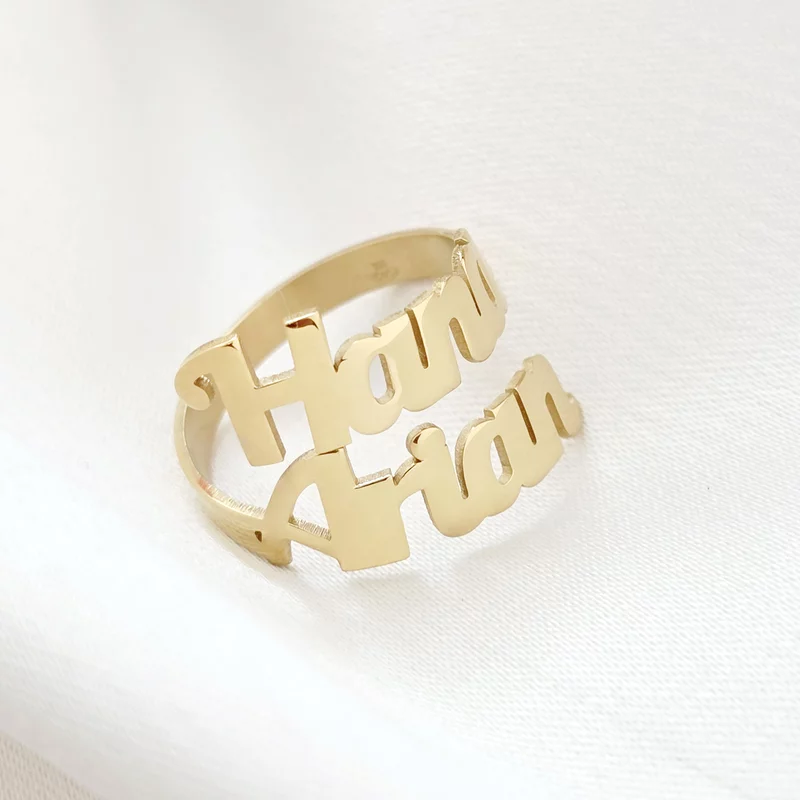 Személyre szabott gyűrű 2 kivágott névvel - 925 ezüstözött 18K sárga arannyal