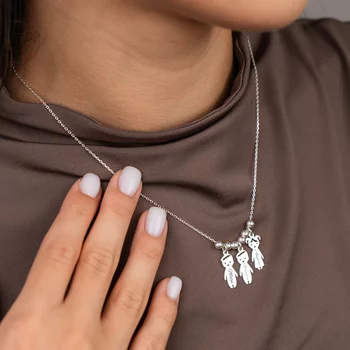 Szemünk Fényei Nyaklánc – Gyerekek Gravírozott Nevek és Gyöngyök – 925 Sterling Ezüst