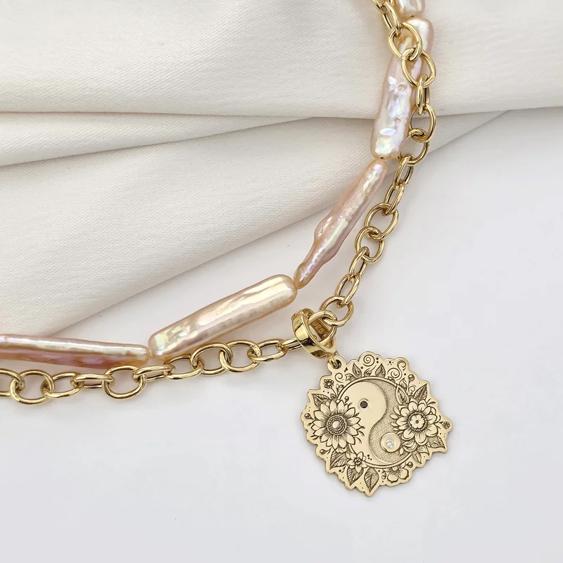 Yin & Yang Virág Nyaklánc Gyémánttal – Barack Színű Stick Gyöngysorral és Kerek Szemű Lánc – 925 Sterling Ezüst