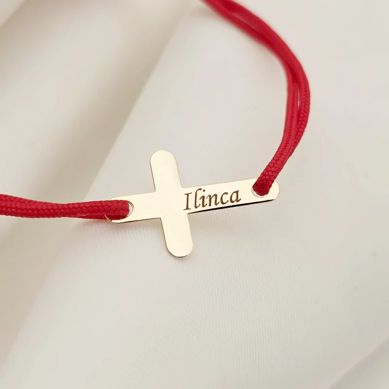 Bratara Cruciulita de 15 mm - Nume gravat - Aur Galben 14K - Snur reglabil de diverse culori picture - 1
