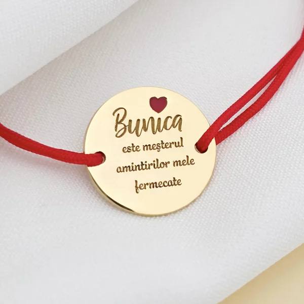Bratara festiva - Bunica mesterul amintirilor - Banut gravat si simbol inima cu email - Argint 925 placat cu Aur Galben 18K - Snur reglabil