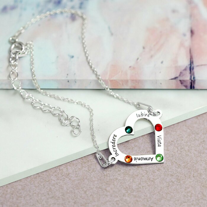 Bratara personalizata – Iubire nelimitata – Inima cu 4 nume gravate si cristale Swarovski – Argint 925, cu lantisor 925