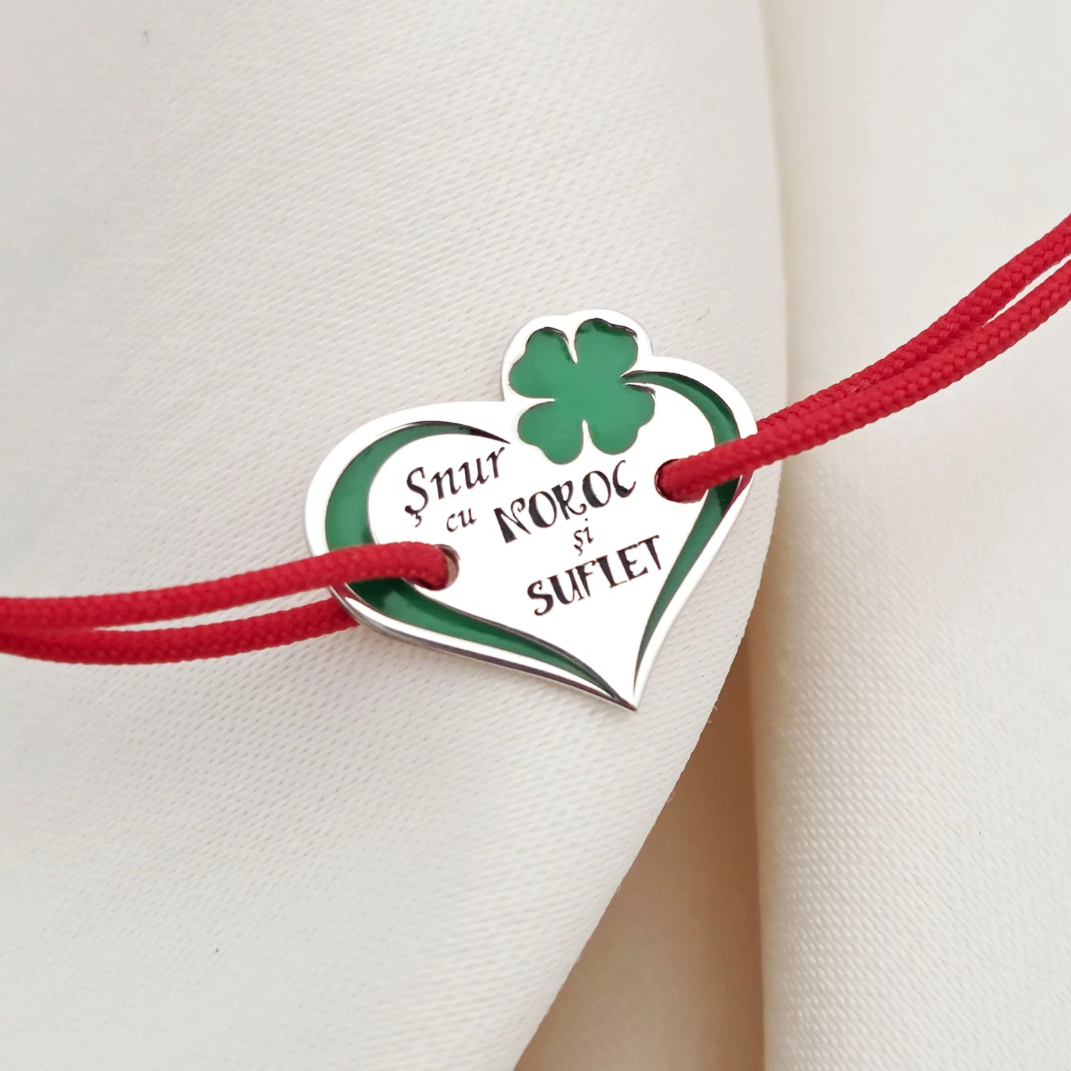 Bratara martisor - Simbol inima cu email colorat si text personalizat - Argint 925 - Snur reglabil