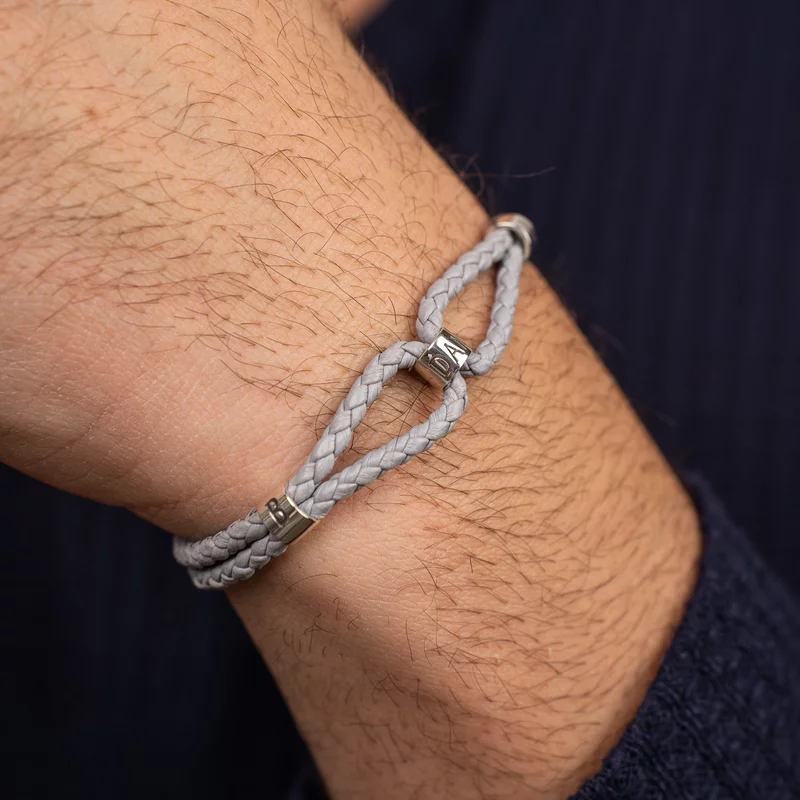 Bratara model barbatesc - cu piele gri impletita - cilindrii cu gravura personalizata din Argint 925 - Inchizatoare inox picture - 2