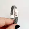 Bratara personalizata cu Charm 3D Inima - Argint 925 cu aspect mat - Piele impletita gri deschis - Inchizatoare clips din otel inoxidabil