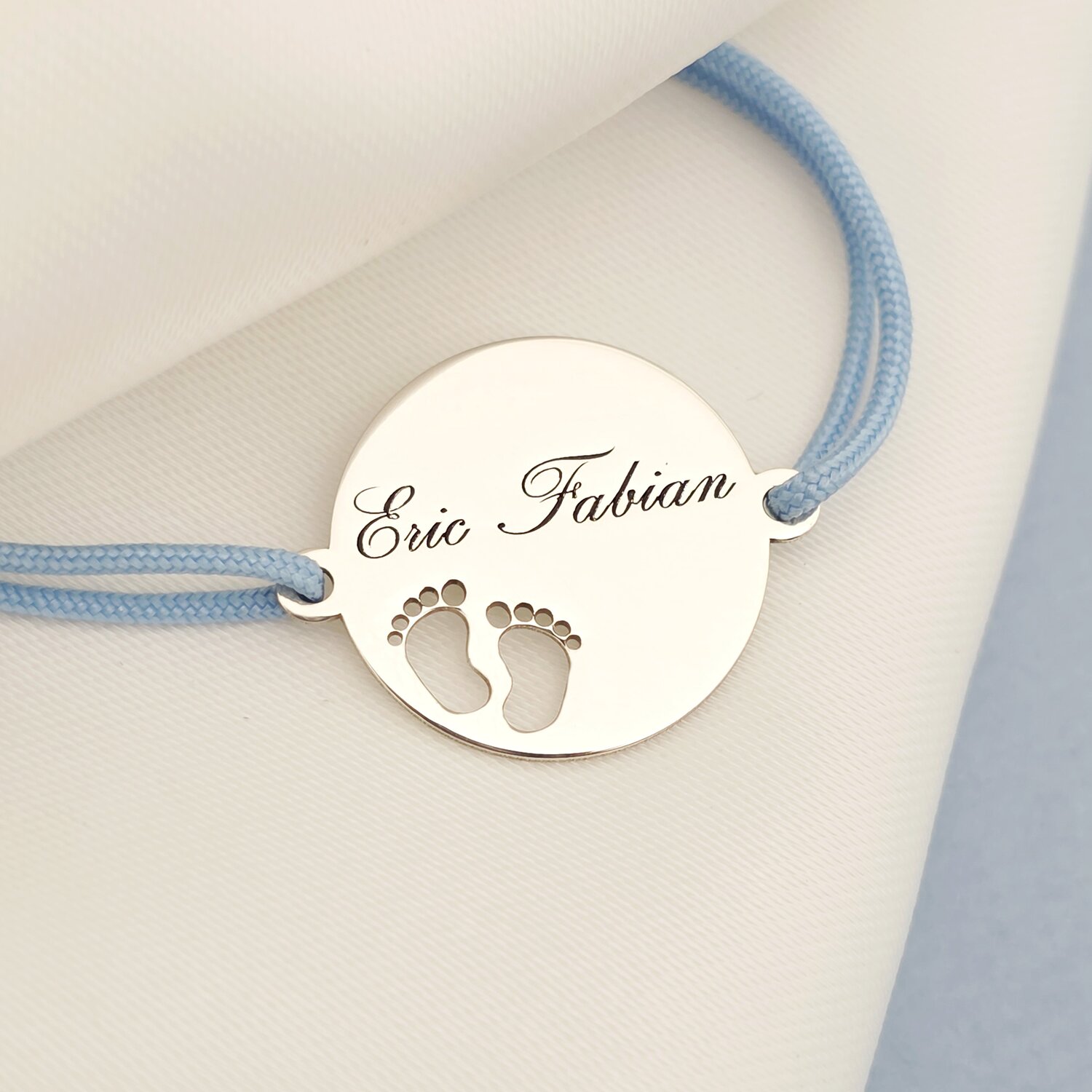 Bratara Picioruse decupate - Argint 925, snur rosu