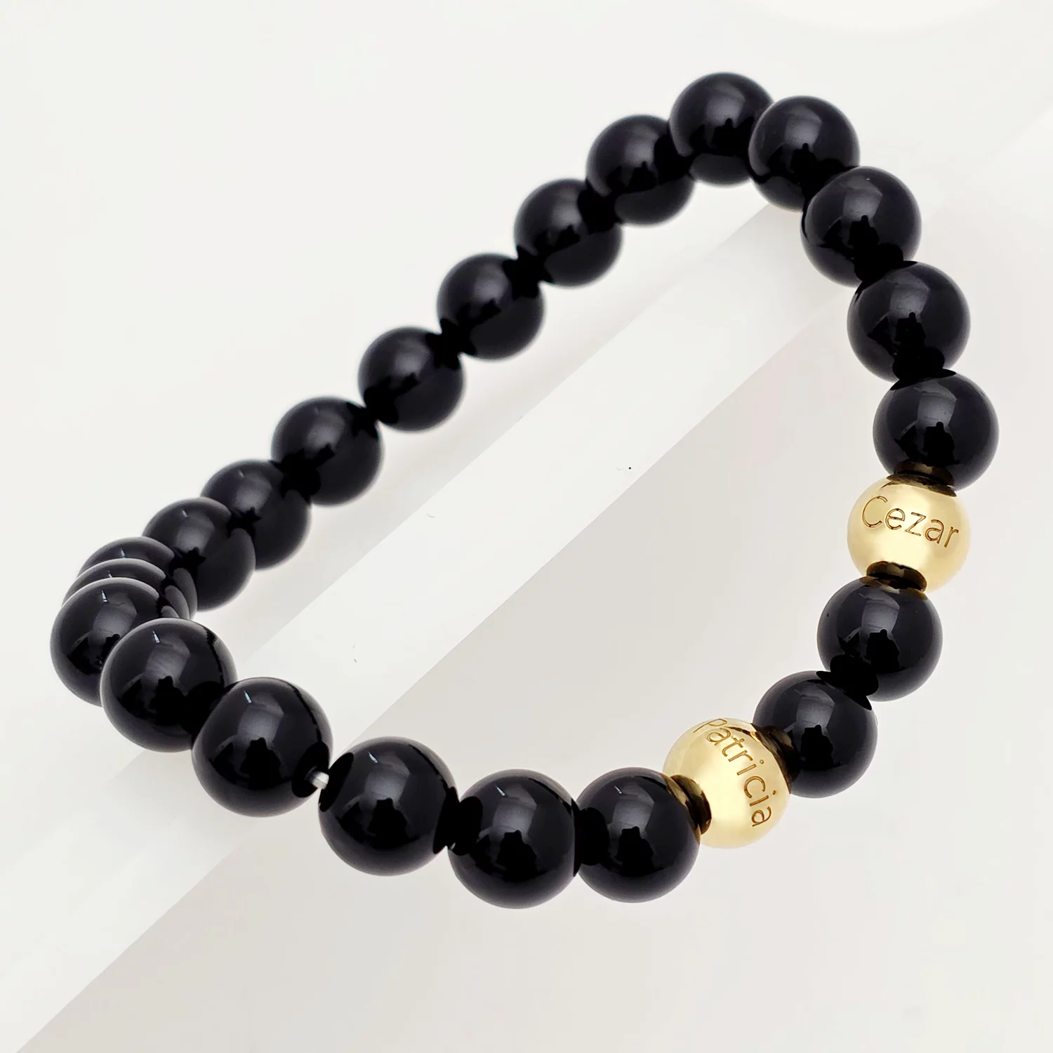 Bratara pietre semipretioase Onix lucios de 8 mm - Bilute din Argint 925 placat cu Aur Galben 18K - Snur elastic