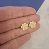 Cercei labuta gravati cu initiala - Argint 925 placat cu Aur 18K, surub